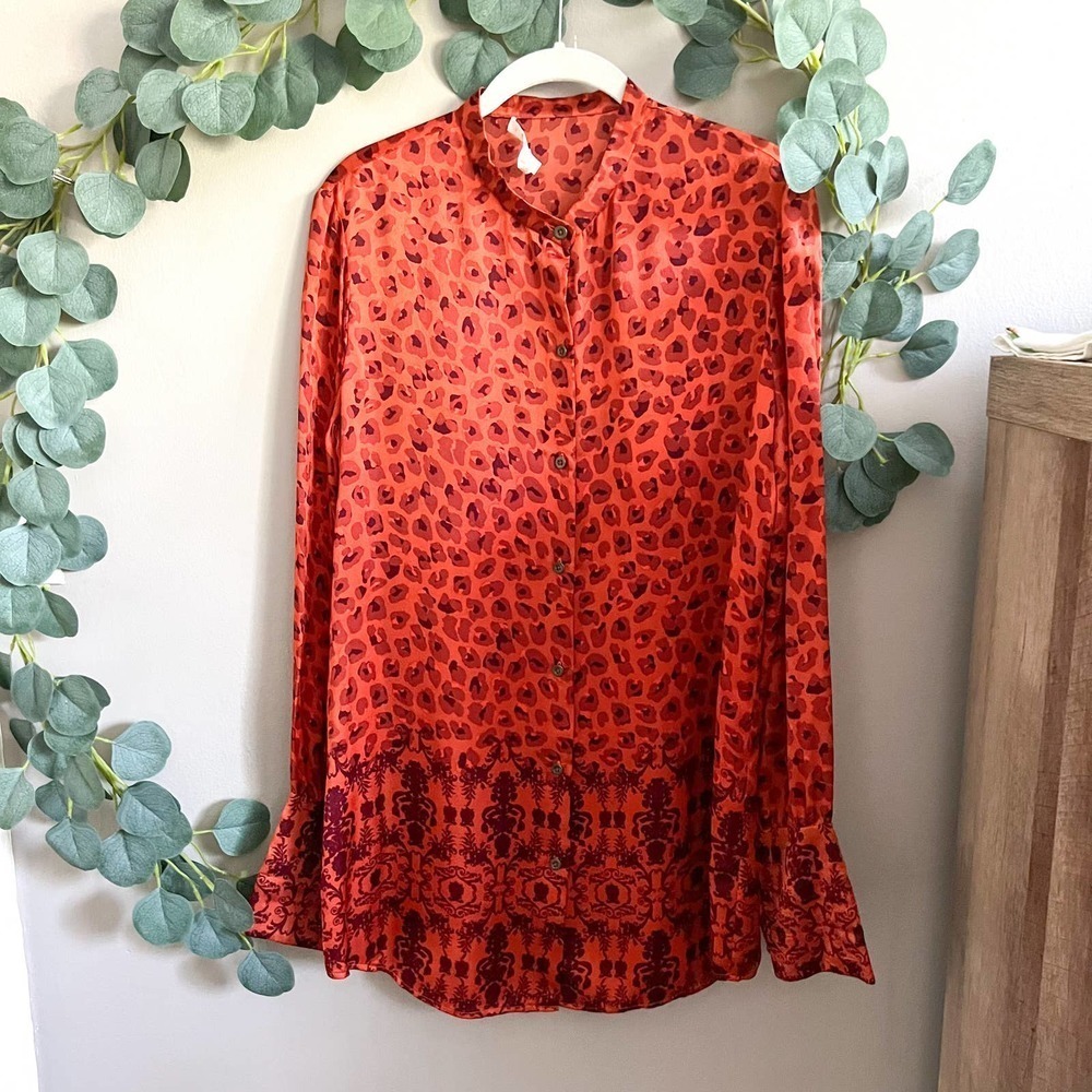 VERONICA BEARD Red Leopard Silk Blouse Button Up Size 4 casual workwear office